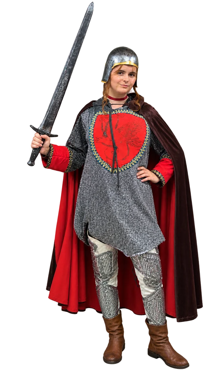 Costume de chevalière : casque, cotte de mailles, cape rouge et épée