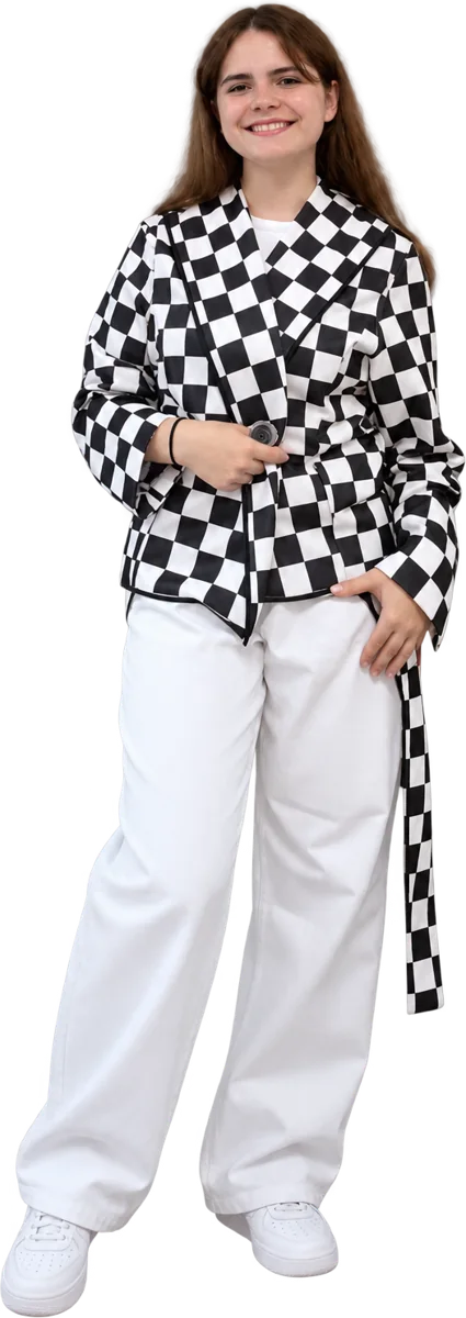 Veste à damier noir et blanc et pantalon blanc